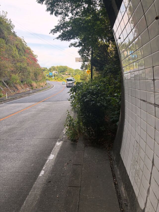 【せとうちジャーニーウォーク｜コース調査】

120kmを歩く「せとうちジャーニーウォーク」。

大会開催に向けて、コースの現地調査を行いました！

草木が伸びている場所や、通行時に注意が必要な箇所など、実際のコースの状況を確認しながら、開催に向けて少しずつ整理しています。

そして、調査の帰り道にはこんな夕日に出会いました🌅

120kmの道のりは決して楽ではありませんが、その先には瀬戸内ならではの景色も待っています。

安全に、そして瀬戸内を楽しみながら歩いてもらえる大会に。

本番に向けて、コースも準備を進めています。

#せとうちジャーニーウォーク
#120kmウォーク
#コース調査
#大会準備
#瀬戸内
